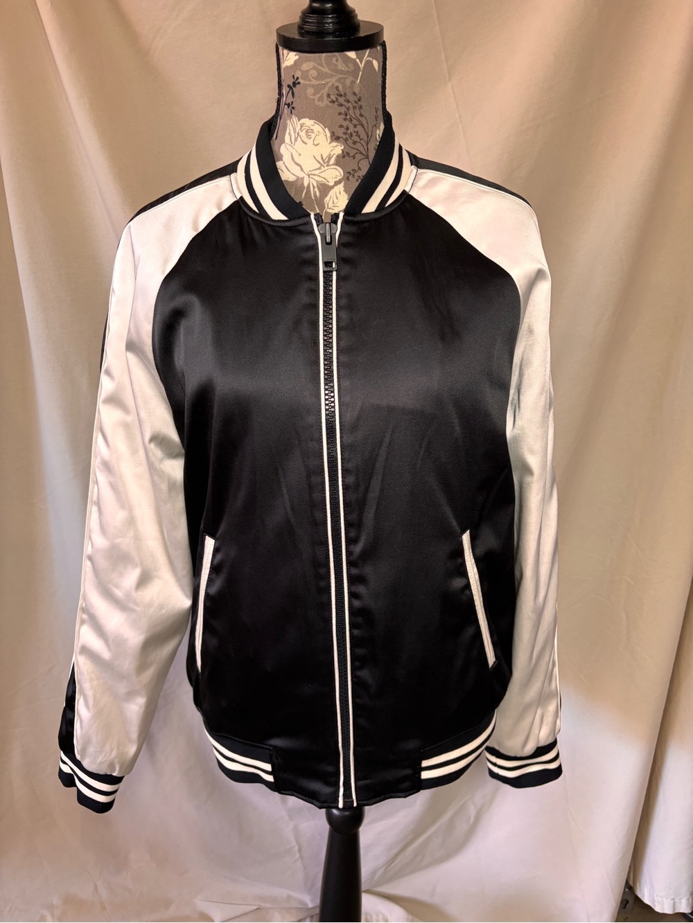 Express Woman’s Black & White Satin Bomber Jacket Size Small
